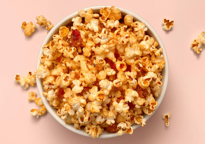 Tupperware Popcorns mit getrockneten Tomaten und Oregano  